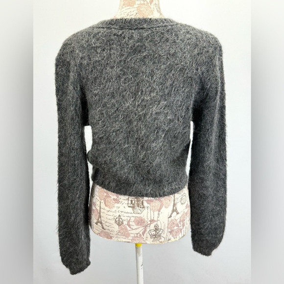 MODA INTERNATIONAL Gray fuzzy Crew Neck crop Sweater size S - Picture 5 of 12